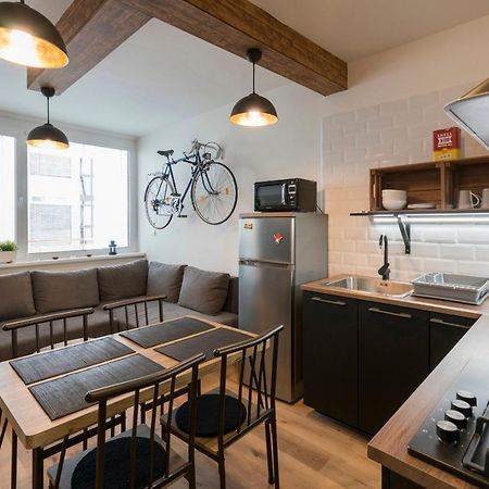 ברטיסלאבה Stylish Centrally Located 1Br Apartment With Parking מראה חיצוני תמונה