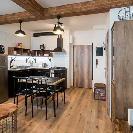 ברטיסלאבה Stylish Centrally Located 1Br Apartment With Parking מראה חיצוני תמונה