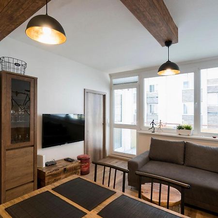 ברטיסלאבה Stylish Centrally Located 1Br Apartment With Parking מראה חיצוני תמונה