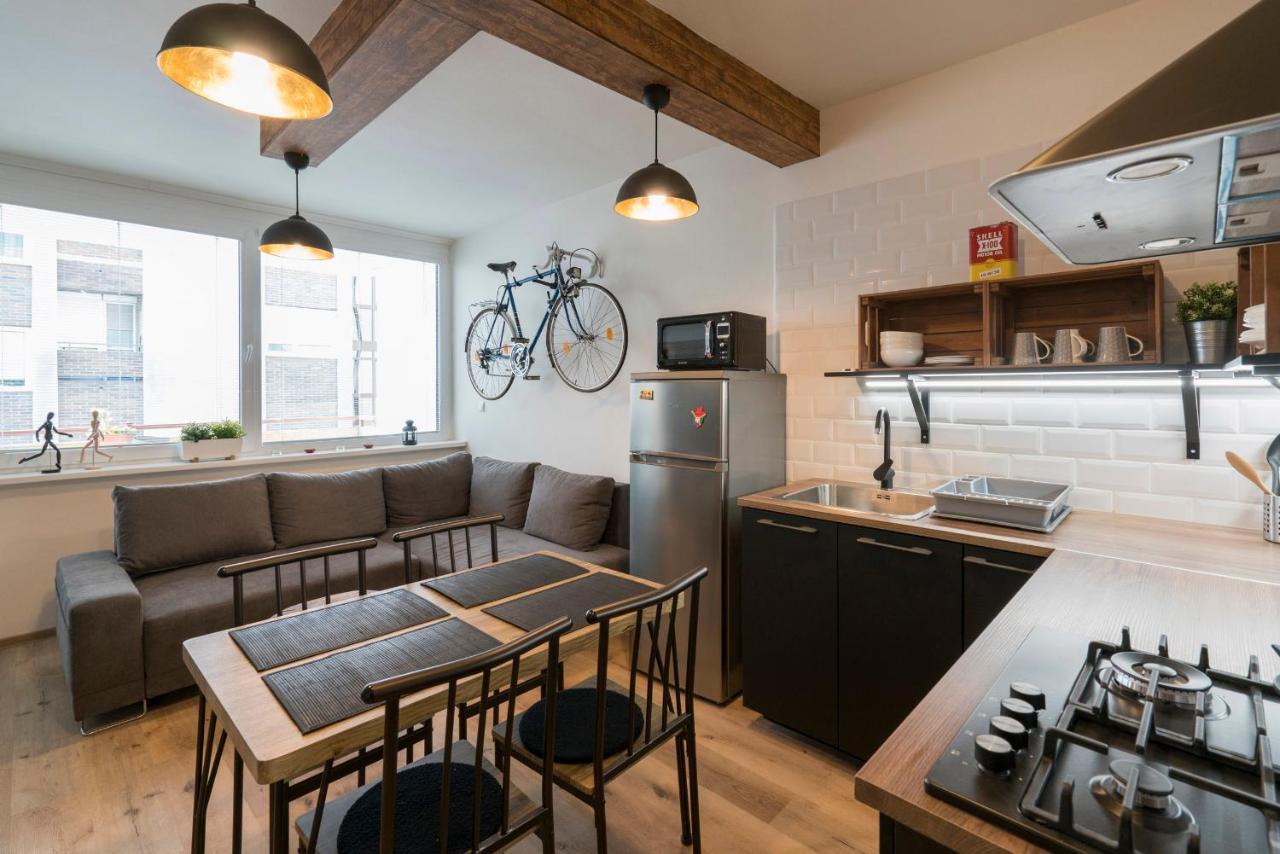 ברטיסלאבה Stylish Centrally Located 1Br Apartment With Parking מראה חיצוני תמונה