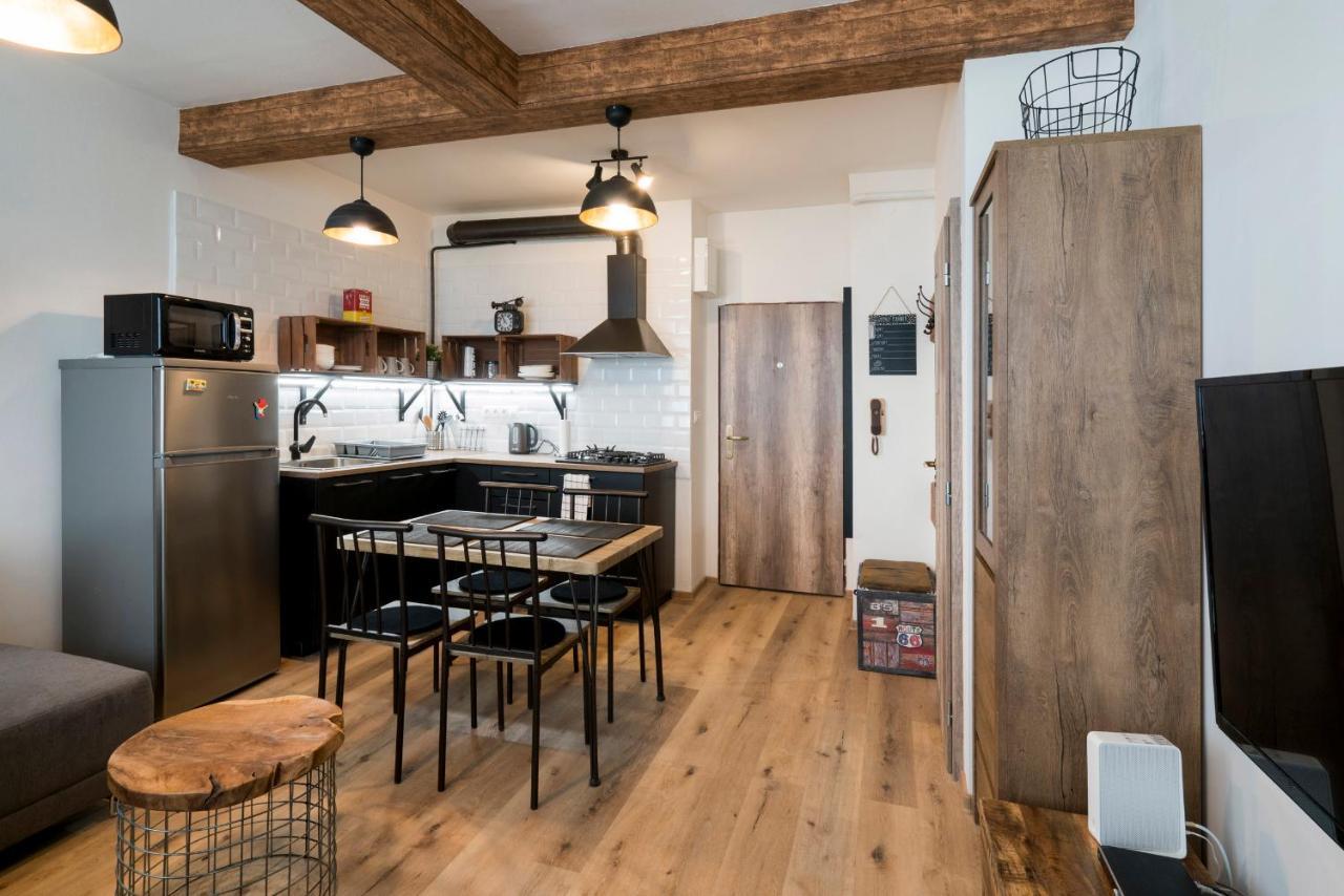 ברטיסלאבה Stylish Centrally Located 1Br Apartment With Parking מראה חיצוני תמונה