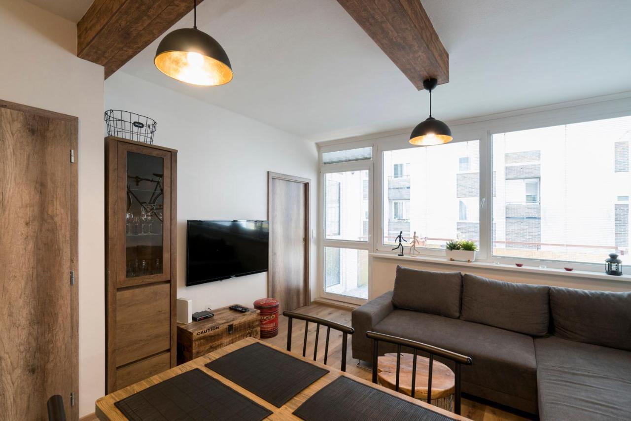 ברטיסלאבה Stylish Centrally Located 1Br Apartment With Parking מראה חיצוני תמונה