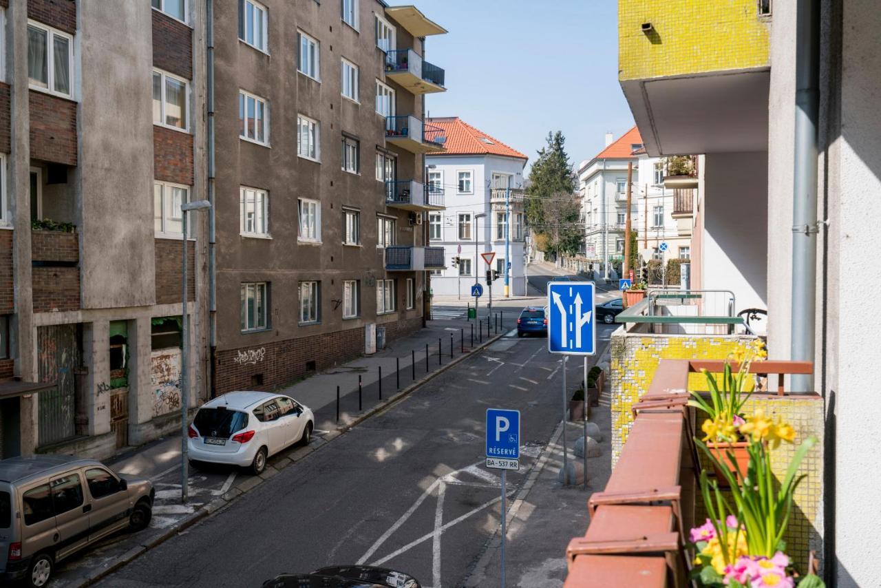 ברטיסלאבה Stylish Centrally Located 1Br Apartment With Parking מראה חיצוני תמונה