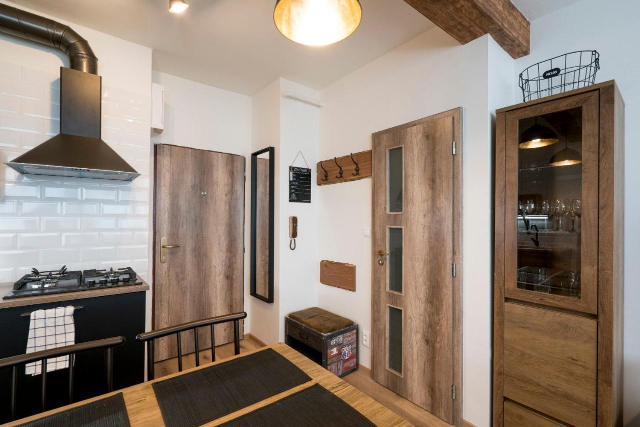 ברטיסלאבה Stylish Centrally Located 1Br Apartment With Parking מראה חיצוני תמונה