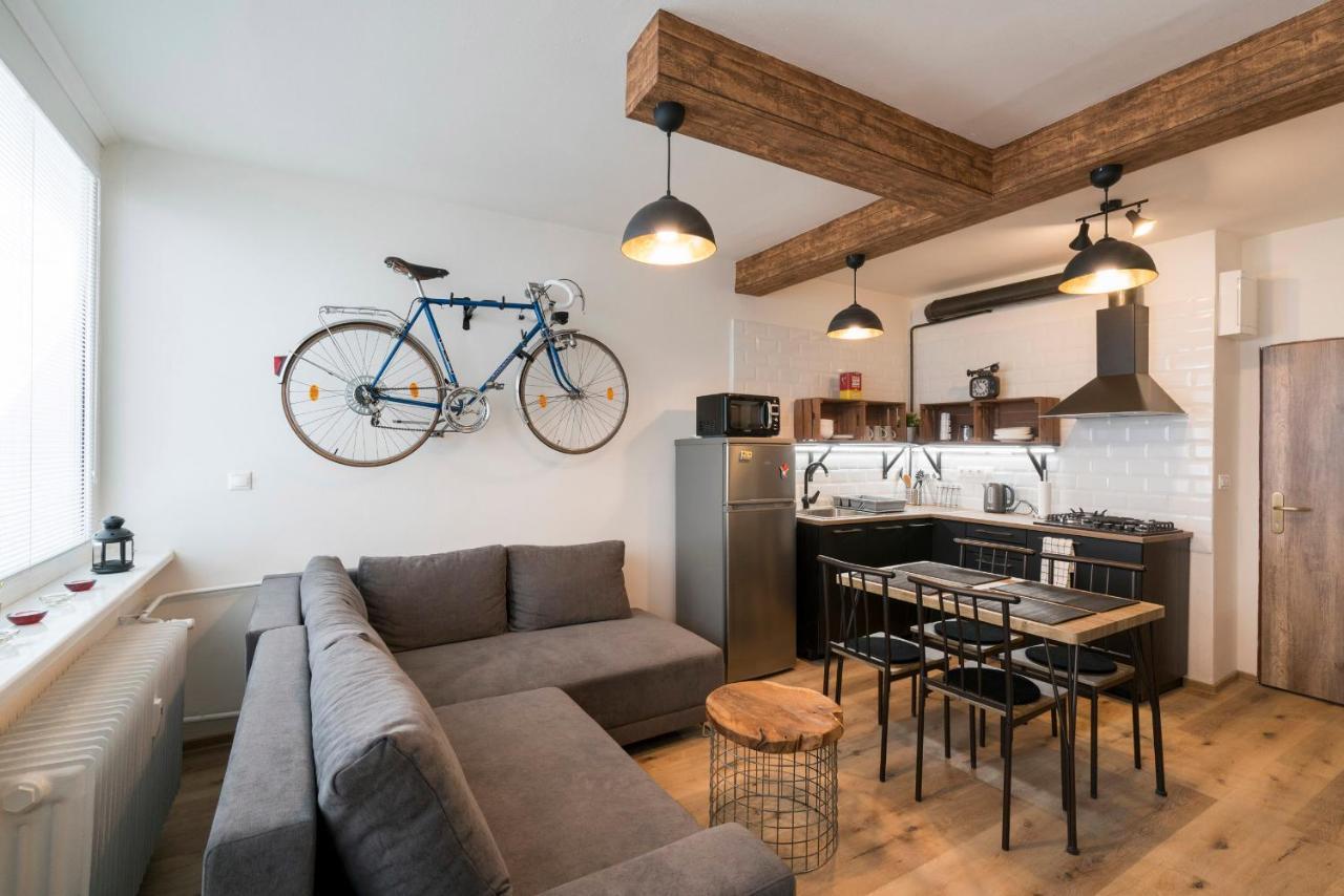 ברטיסלאבה Stylish Centrally Located 1Br Apartment With Parking מראה חיצוני תמונה
